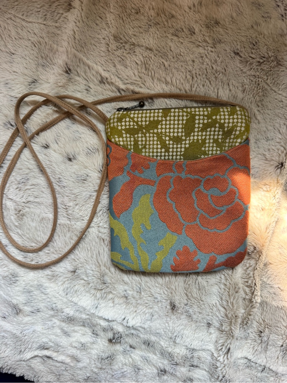 Maruca Cupcake Crossbody Floral Pattern